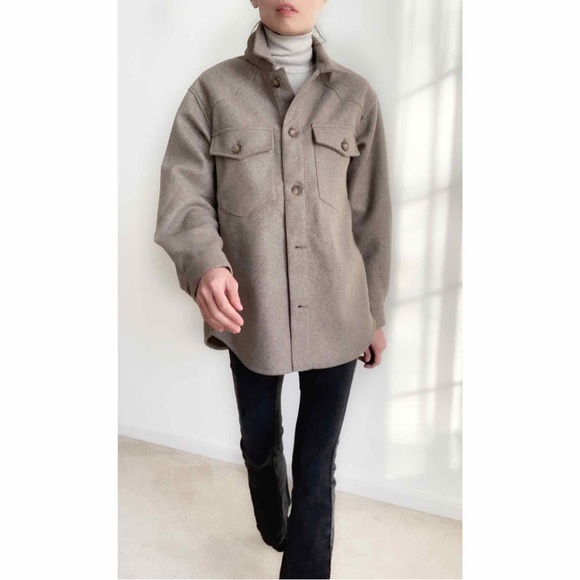 THE CASHMERE LIKE SHACKET - FAWN - Picture 4 of 12